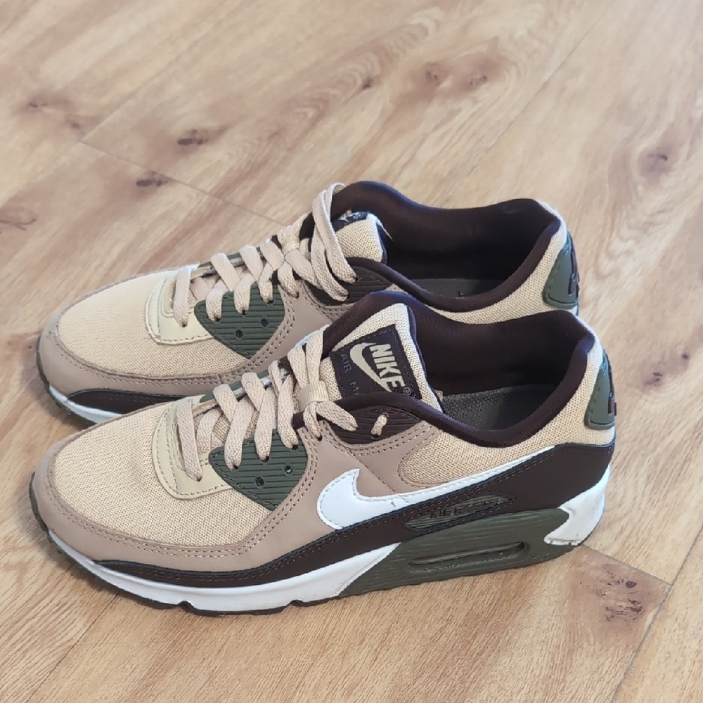 Nike Men's Tan and Olive Sneakers Air Max 90